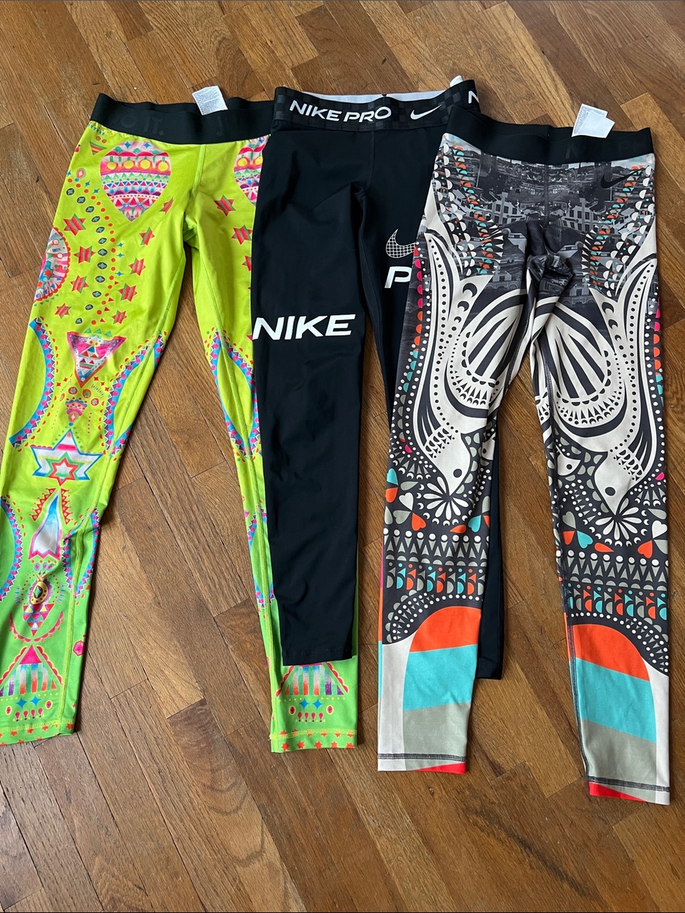 3x “Retro” Nike Pro Leggings with Logo - TIGHT OF THE MOMENT - S